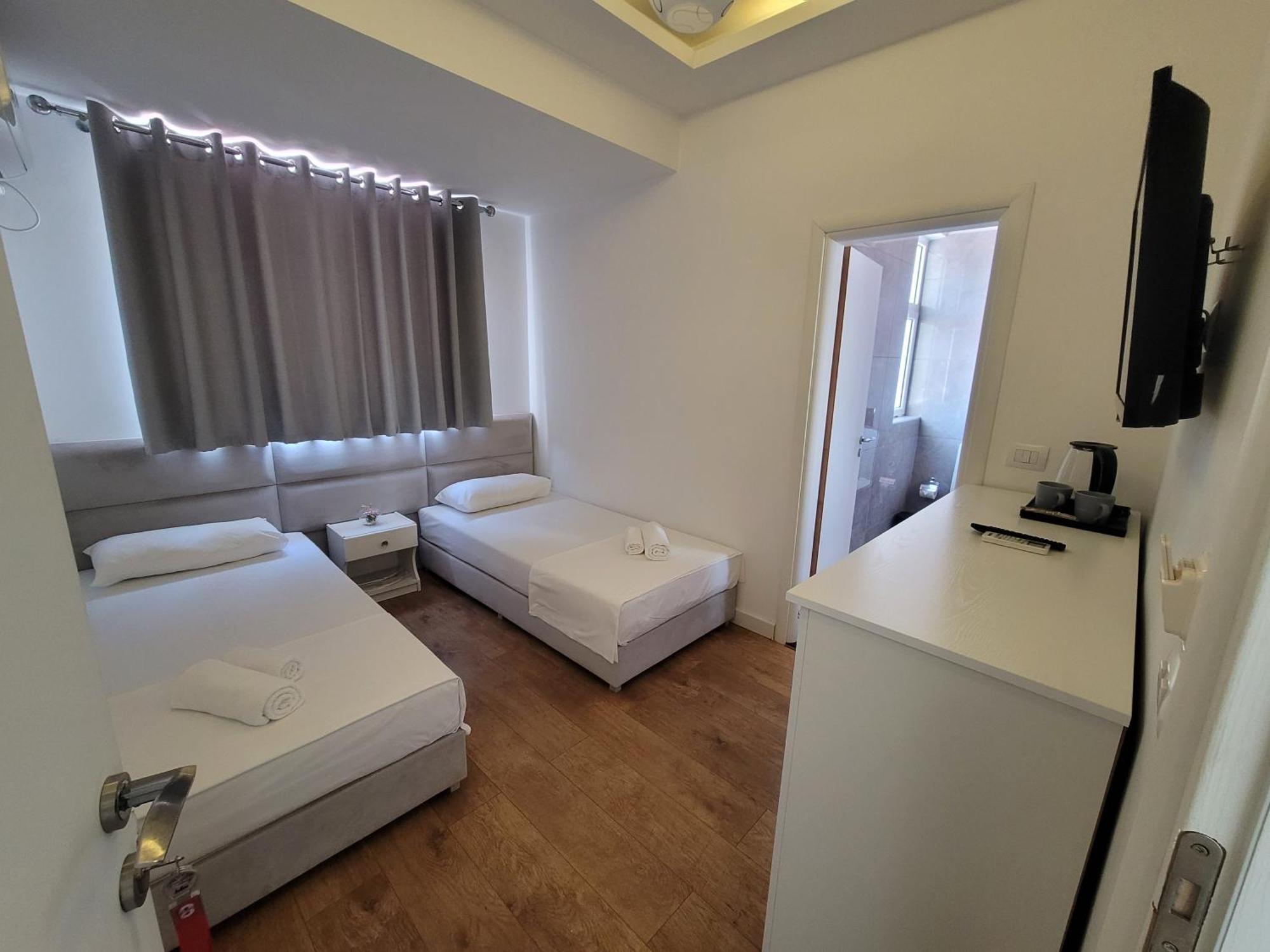 Hotel Myrtai - City Center Sarande Exterior photo