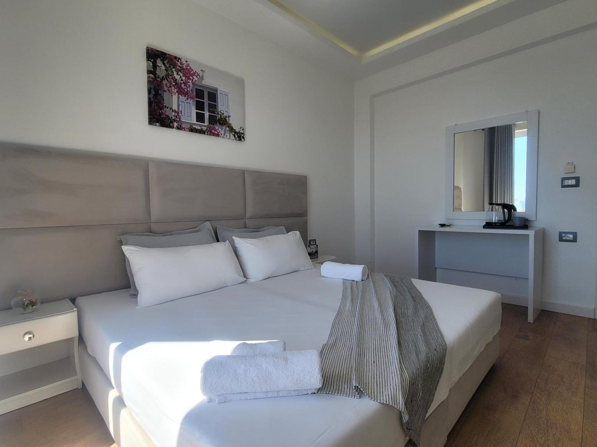 Hotel Myrtai - City Center Sarande Exterior photo