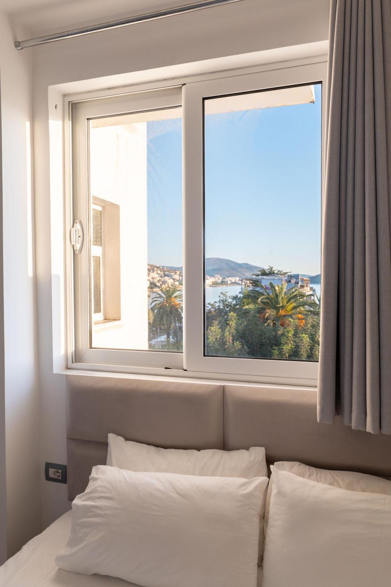 Hotel Myrtai - City Center Sarande Exterior photo