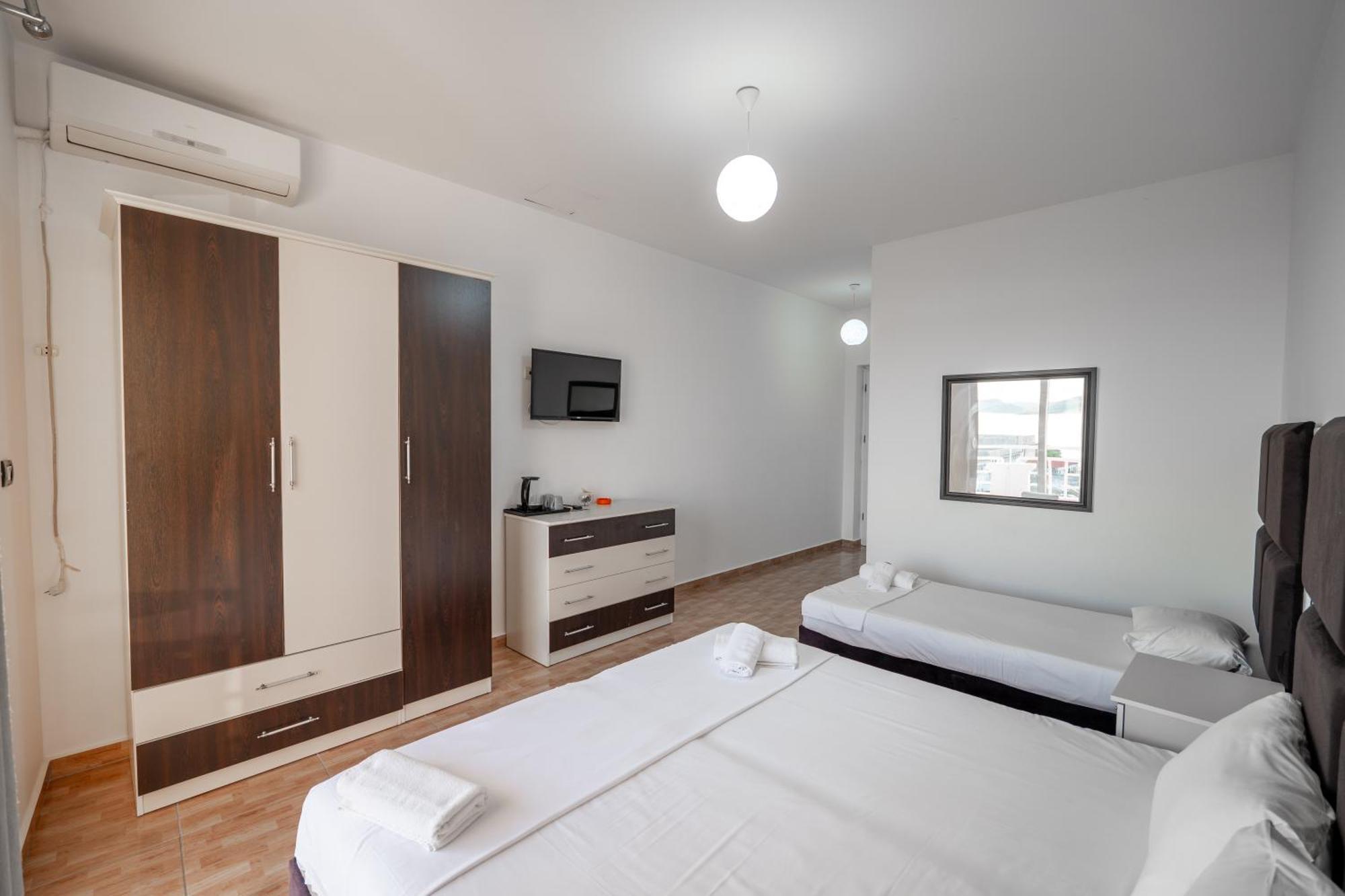 Hotel Myrtai - City Center Sarande Exterior photo