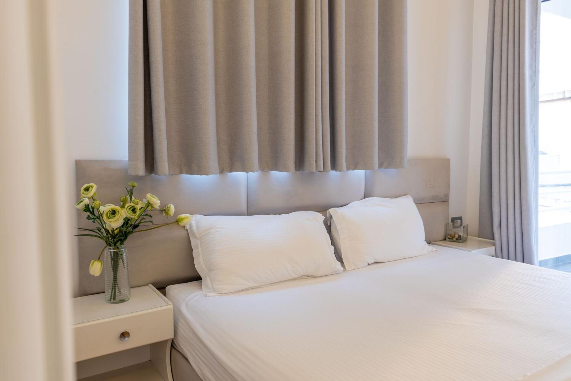 Hotel Myrtai - City Center Sarande Exterior photo