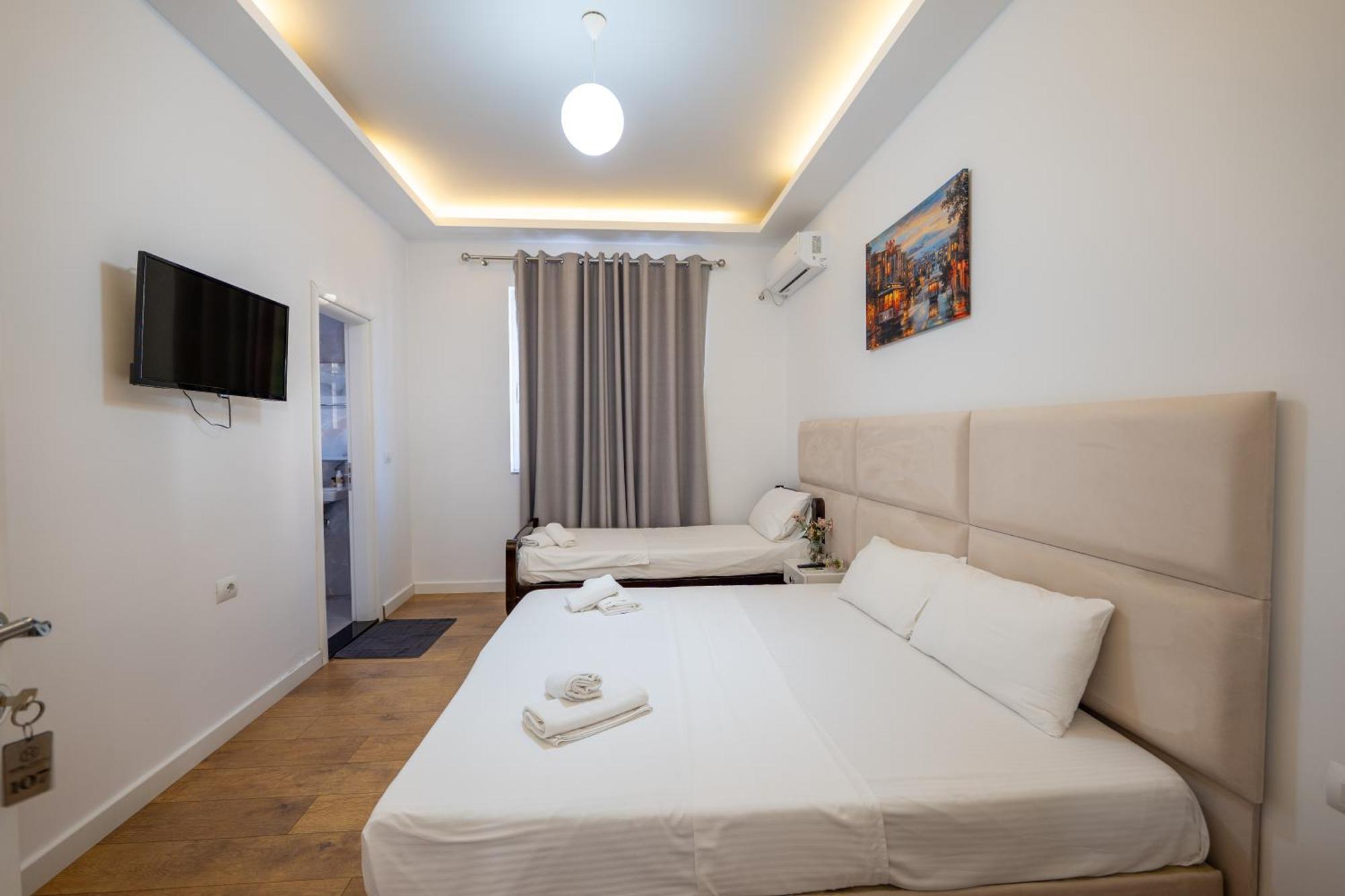 Hotel Myrtai - City Center Sarande Exterior photo