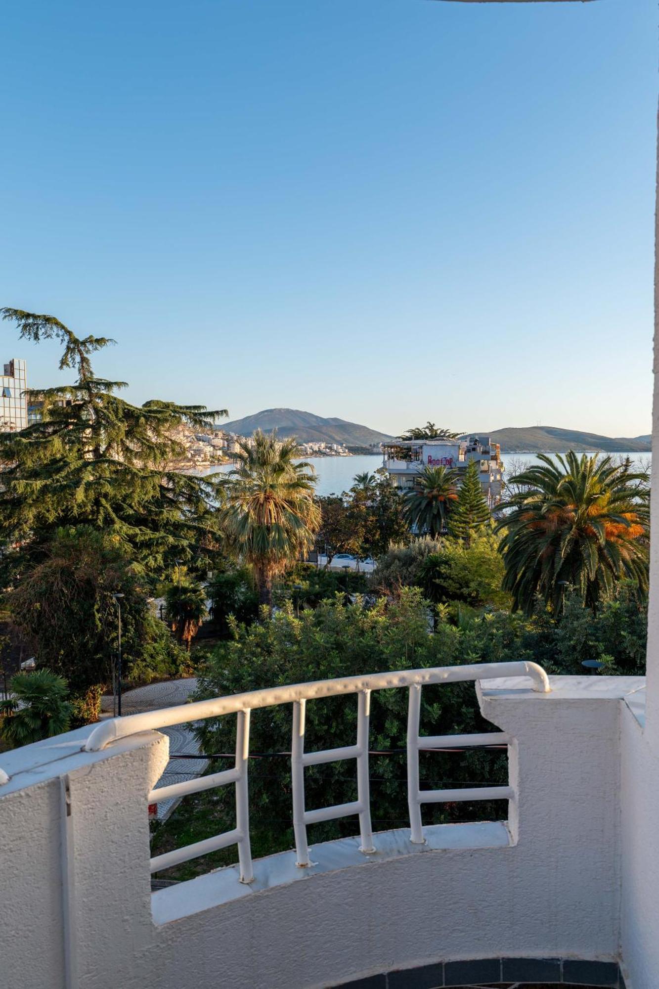 Hotel Myrtai - City Center Sarande Exterior photo